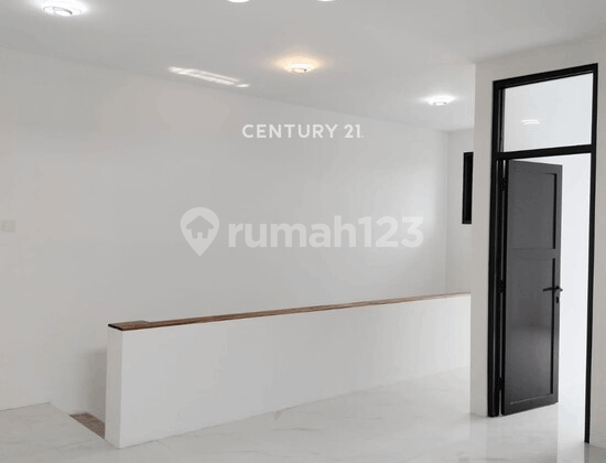 Rumah Semi Furnished 2 Lantai Siap Huni di Kopo Permai Bandung 2