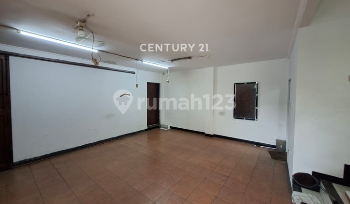 Luxurious 2-Story Ready-to-Occupy House in a Strategic Location in Lengkong, Bandung 2