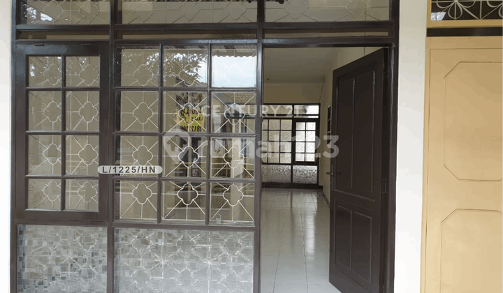 Clean and Comfortable House Ready to Occupy in Taman Holis Indah, Bandung Clean and Comfortable House Ready to Occupy in Taman Holis Indah, Bandung