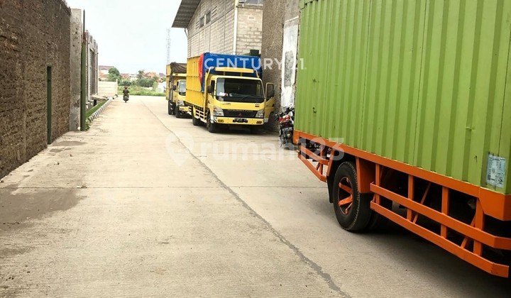 Non-Waste Container Access Shared Warehouse in Kopo Katapang Bandung