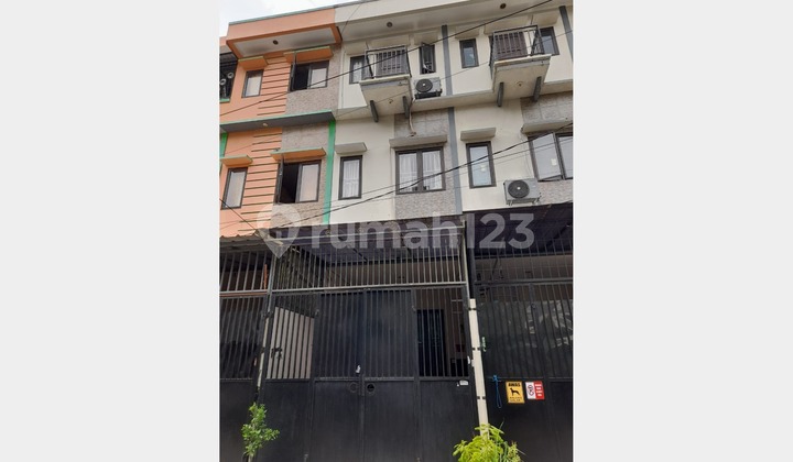 Jual Rumah 3 Lantai di Sumur Bor Cengkareng Barat