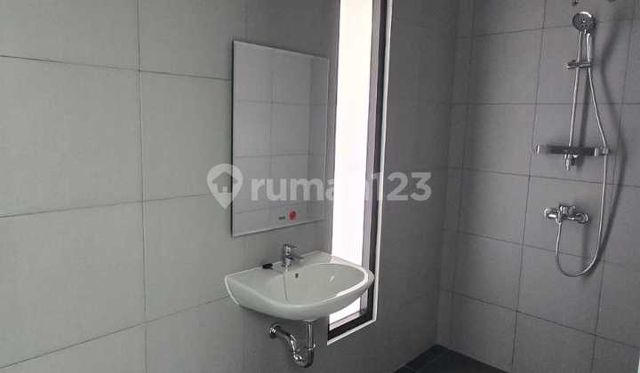 Jual Rumah Baru Bagus Viila Taman Meruya Jakarta Barat 2