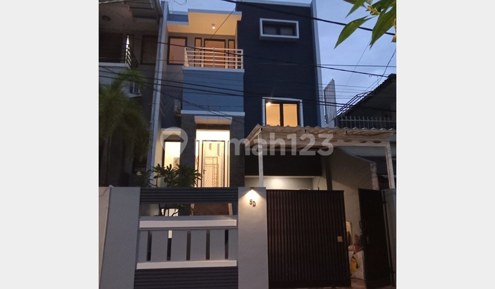 Di Jual di Sewa Rumah 3 Lantai Siap Huni Jln Kartini Sawah Besar Jakarta Pusat