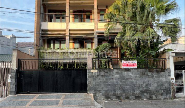 Rumah Darmo Minimalis Modern Bagus Bangunan Kokoh 1