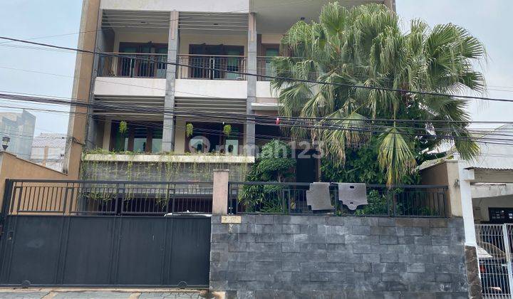 Rumah Darmo Minimalis Modern Bagus Bangunan Kokoh 2