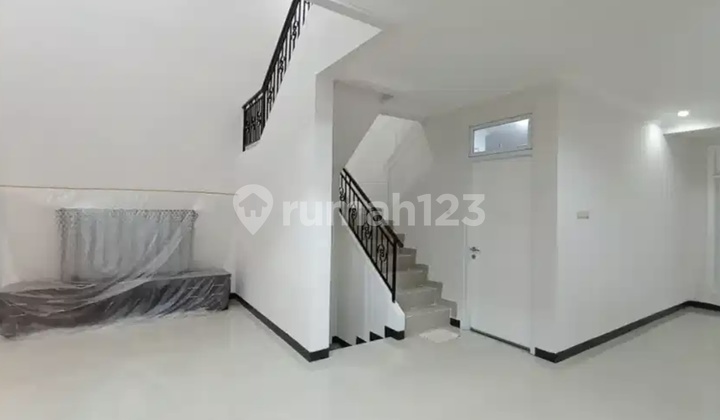 Rumah Kota Wisata Cibubur Siap Huni Bagus Lokasi Strategis Dekat Mall 2