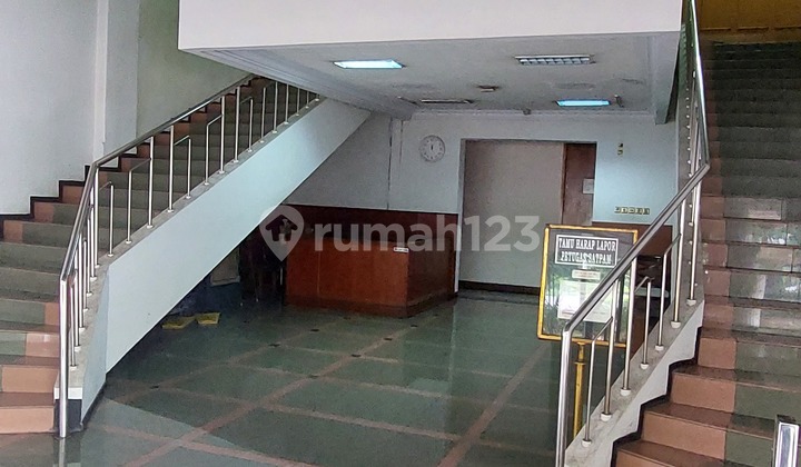 Gedung 3 Lantai di Jl Ampera Raya, Cilandak Timur, Pasar Minggu 9