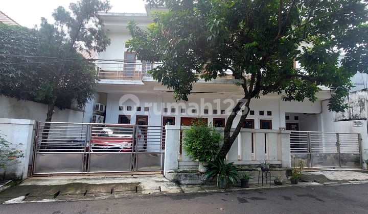 Apik 2-Storey House on Jl Kober, Pondok Cina, Beji. A Step Away from Jl Raya Margonda.