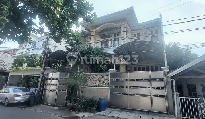 Nice 2-Story House on Jl Kikir, Kayu Putih, Pulogadung. Close to Rawamangun.
