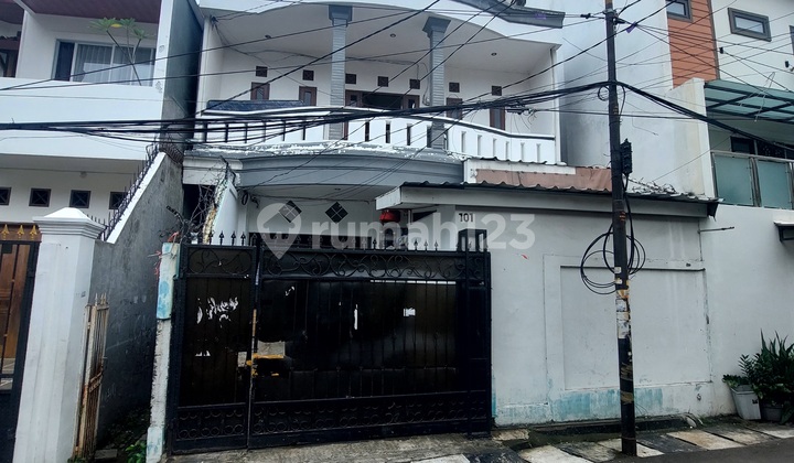 Affordable 2-Story Boarding House on Jl Kembang, Kwitang. Close to Cikini. 2