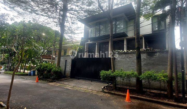Rumah Mewah 3 Lantai Di Jl Panglima Polim, Melawai. Dkt Ke Jl Darmawangsa 2