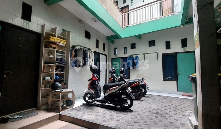 3-story Kost with Shop on Jl Raya Bogor, Cimanggis. Close to Cijago Toll Road. 3-story Kost with Shop on Jl Raya Bogor, Cimanggis. Close to Cijago Toll Road.