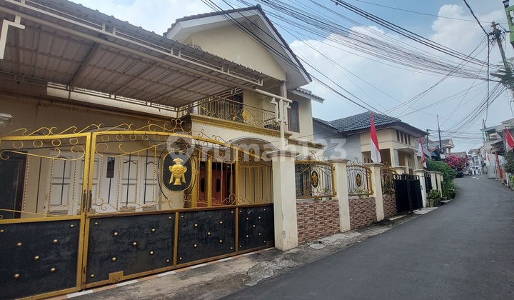 Rumah 2 Lantai Bonus Kontrakan 4 Pintu di Jl Dewa Ujung, Ciracas 2