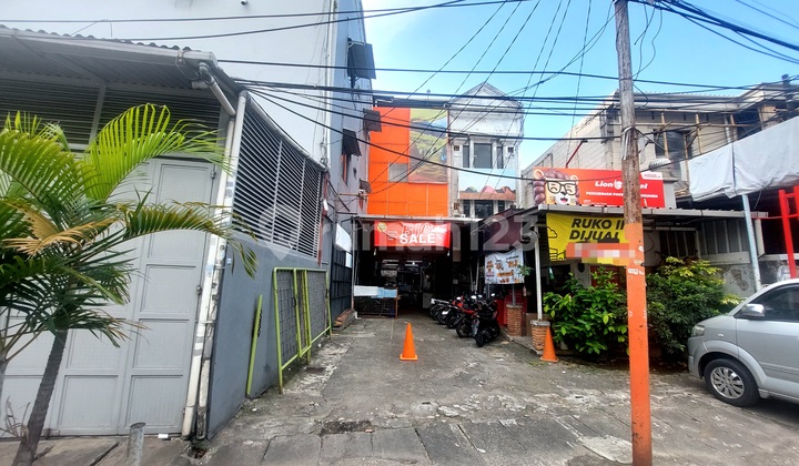 Affordable 3-Story Shop House on Jl Sunan Sedayu, Rawamangun Affordable 3-Story Shop House on Jl Sunan Sedayu, Rawamangun