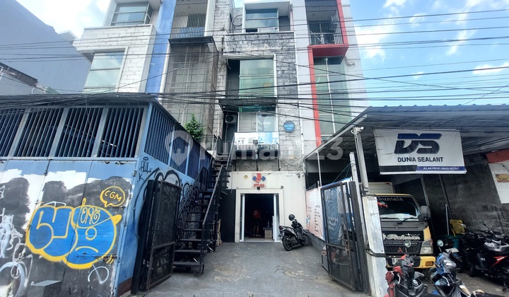 4-Storey Shop House on Jl Proklamasi, Menteng. Close to Matraman.
