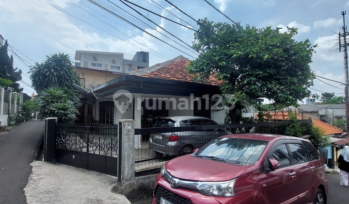 Affordable House Near Berlian Street, Bidara Cina, Jatinegara. Just a Step Away from Mt Haryono Street. 2