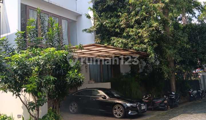 3-Story Luxury Townhouse in Kemang Seka, East Kemang Raya Street, Mampang Prapatan 3-Story Luxury Townhouse in Kemang Seka, East Kemang Raya Street, Mampang Prapatan