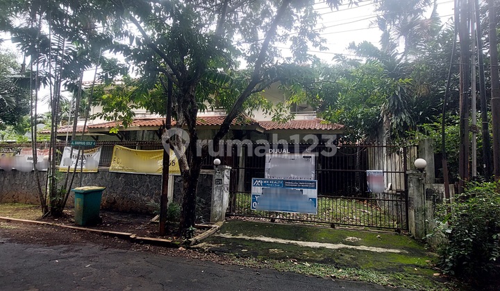 Rumah Tua Di Simprug Golf Iv, Kebayoran Lama. Dkt Senayan City 2