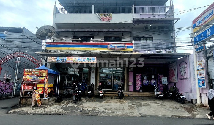 3-Unit Shophouse Row on Jl Taman Mini Pintu 2, Cipayung. Close to Jagorawi Toll Road. 2
