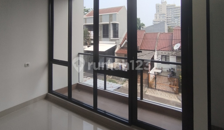 Bebas Banjir Rumah Keluarga Asri - Full Renov 4+1 Kt dan 3+1 Km Terletadi di Bintaro Serpong 2