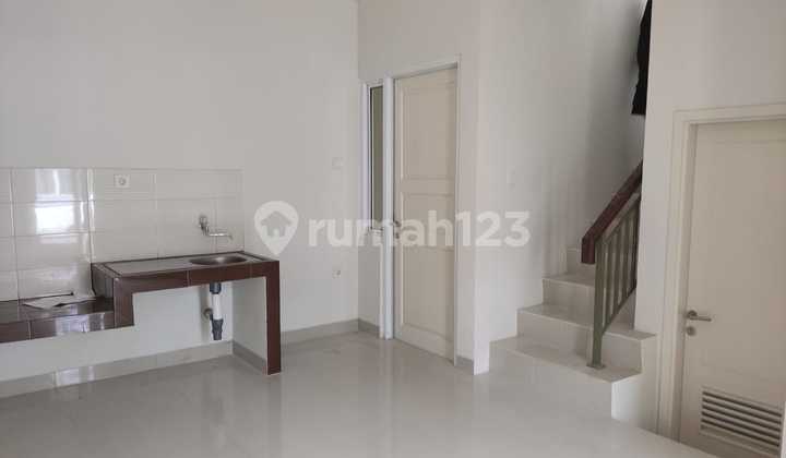 Favorite rental house in Gading Serpong near culinary spots, ready to occupy at a friendly price. Favorite rental house in Gading Serpong near culinary spots, ready to occupy at a friendly price.