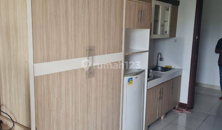 Apart Studio Full Furnished, ranjang 160 cm tinggal bawa koper  1