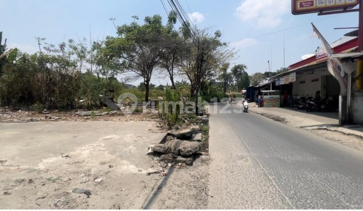 Cikupa land, suitable for warehouses, housing, building materials stores, 5 minutes to toll road. Cikupa land, suitable for warehouses, housing, building materials stores, 5 minutes to toll road.