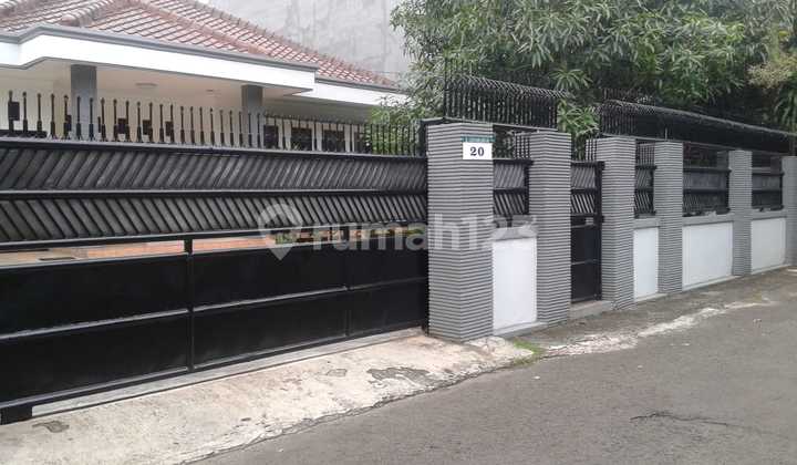 Rumah Asri Cipinang Muara,Jatinegara,Halaman Luas,Parkir Banyak