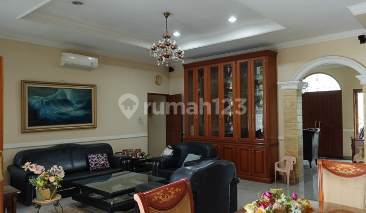 Rumah Lux Benhil,swimpool,full Furnish,dekat Tanah Abang,sudirman 2