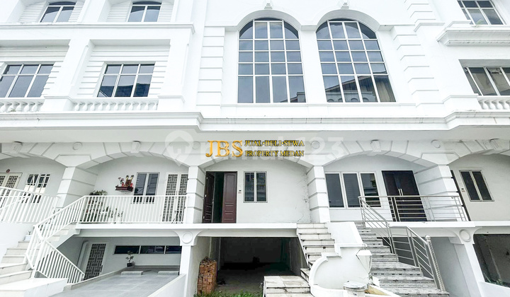 Dijual Townhouse 3,5 Tingkat Komplek Cemara Asri Cluster Diamond