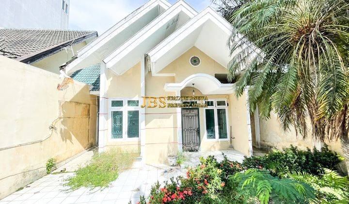 Dijual Villa Hook Kondisi Siap Huni Komplek Cemara Hijau 1