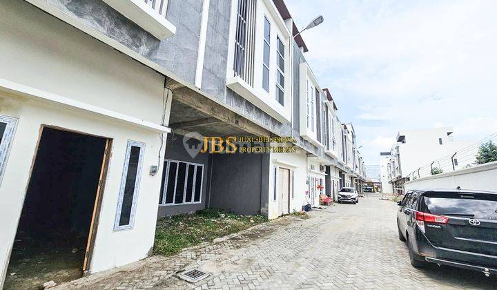 Dijual Villa Komplek Bhayangkara Palace daerah Krakatau  2