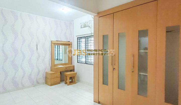 Dijual Villa Komplek Cemara Asri Jalan Pisang 2