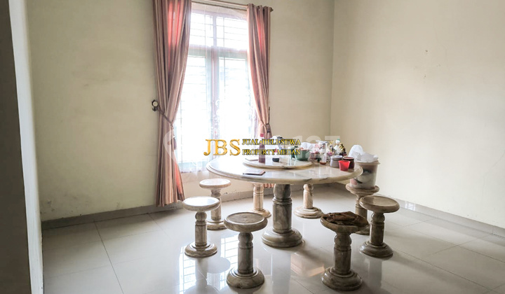 Dijual Villa Hook 2 Tingkat Siap Huni Komplek Cemara Hijau Jalan Metal 2