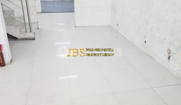 Rumah 3,5 Tingkat di Komplek Mutiara Palace Jalan Selamat Ketaren - Medan 2