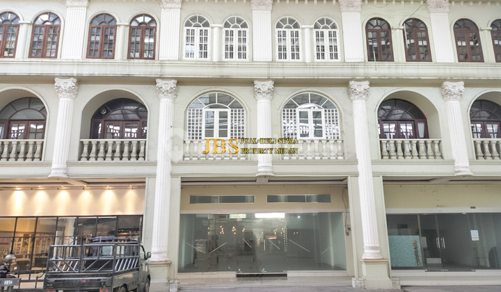 Dijual Ruko Gandeng 3,5 Tingkat Kondisi Siap Huni Komplek CBD Polonia Dijual Ruko Gandeng 3,5 Tingkat Kondisi Siap Huni Komplek CBD Polonia
