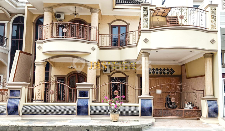 Dijual/Disewakan Villa 2 Tingkat Komplek Cemara Asri Jalan Sakura 