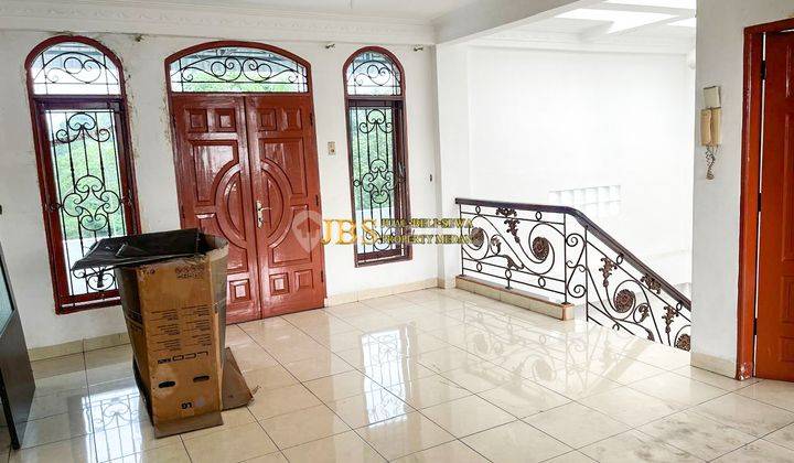 Dijual Rumah Komplek Cemara Hijau Depan Taman, Medan 2