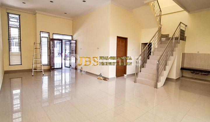 Dijual Rumah Siap Huni di Komplek Green Park Cluster Olive