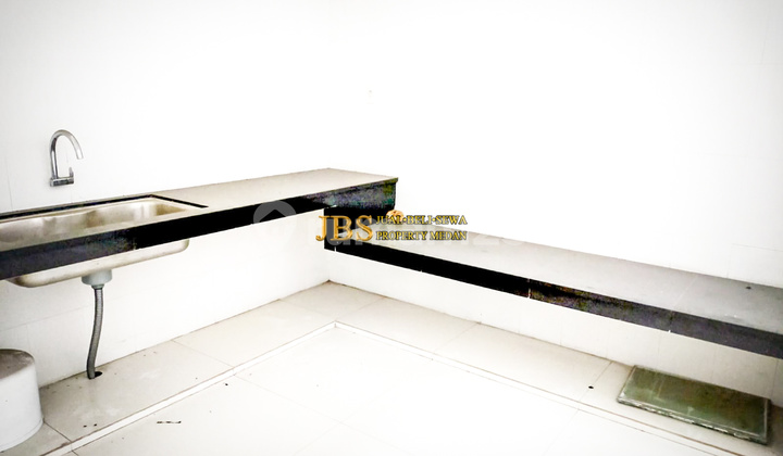 For Sale: 3.5-Story Linked Shophouse, Ready to Occupy, in Polonia CBD Complex 2