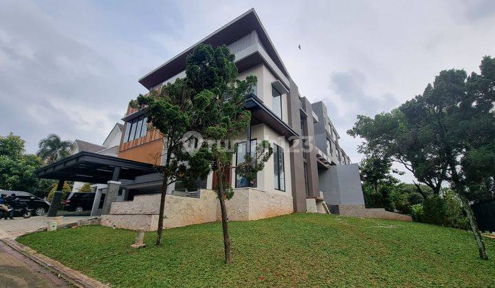 Rumah Mewah Baru Ada Private Pool di Delatinos Bsd City 2