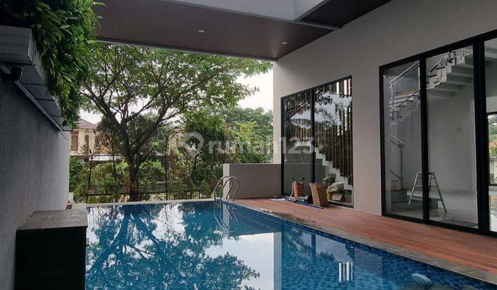 Rumah Mewah Baru Ada Private Pool di Delatinos Bsd City 1