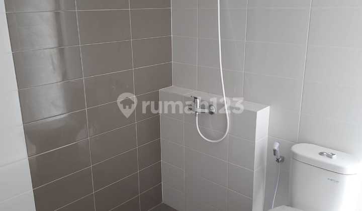 kamar mandi rumah bagus minimalis siap huni