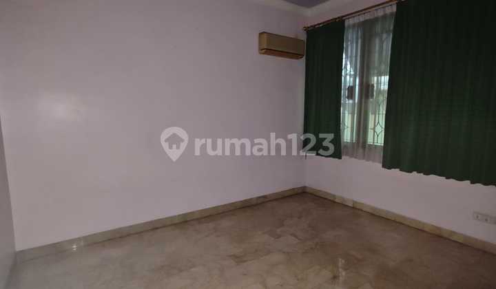 House in Tomang City Garden Kebon Jeruk, Freehold Certificate, South Facing 2