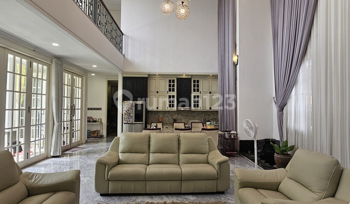 Rumah Baru di Condet Jakarta Timur, Posisih Hook, Private Pool & Private Lift