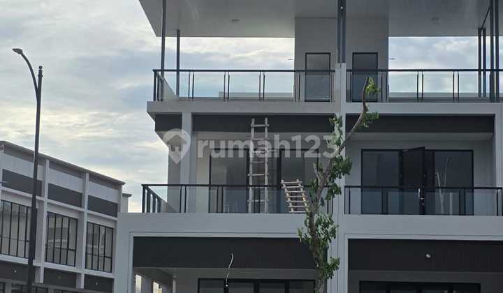 Sorrento Grande Shop House Gading Serpong, Lake View, Corner Position