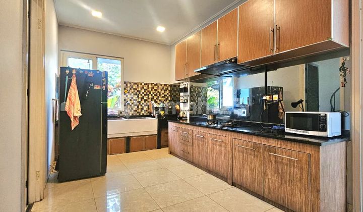 Rumah di Alam Sutera, Semi Furnished, Private Pool, Siap Huni 2