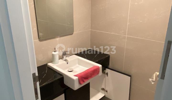 Rumah Riviera Puri 2 Lantai, Semi Furnished, Siap Huni 2