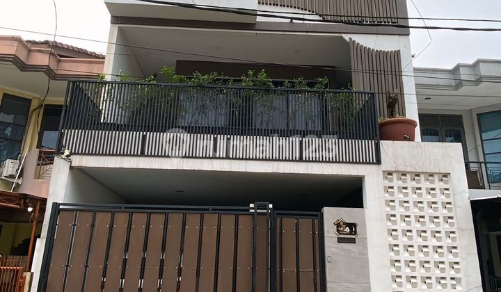 Dijual Rumah Bagus di Green Garden 