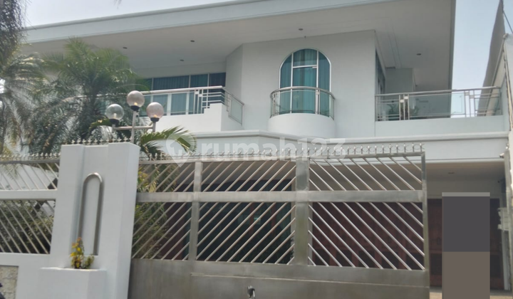 Sewa Rumah Taman Kebon Jeruk Intercon, Siap Huni, Joglo, Jakarta Barat 2